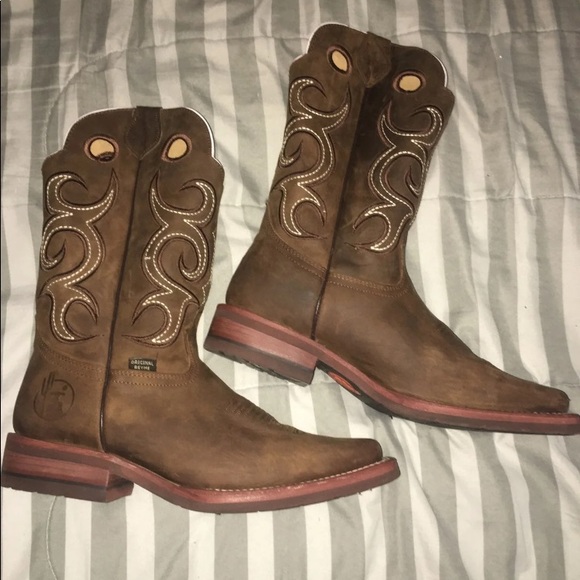 boots - Picture 4 of 4